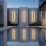 Outdoor Sleek Wall Light