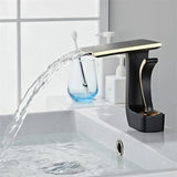 Serpenti Flow Faucet