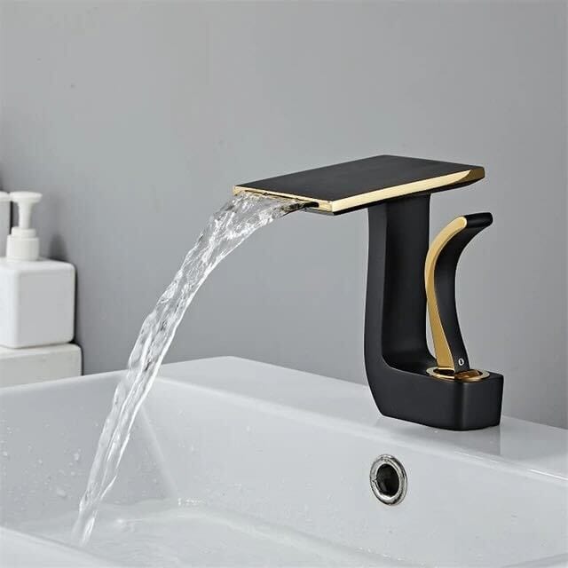 Serpenti Flow Faucet